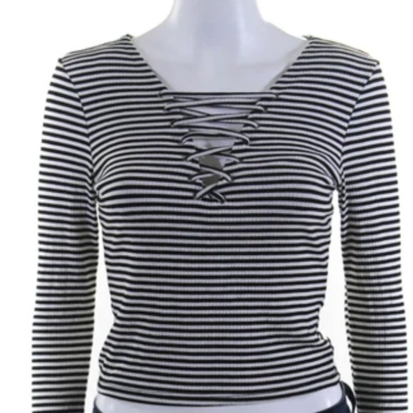 NWT Black & White Striped Lace Up Ribbed Crop Top - Picture 2 of 4
